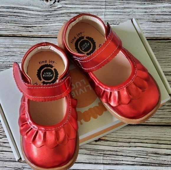Livie and Luca Ruche Mary Jane Shoes Metallic Red New WITHOUT Box - Picture 1 of 10